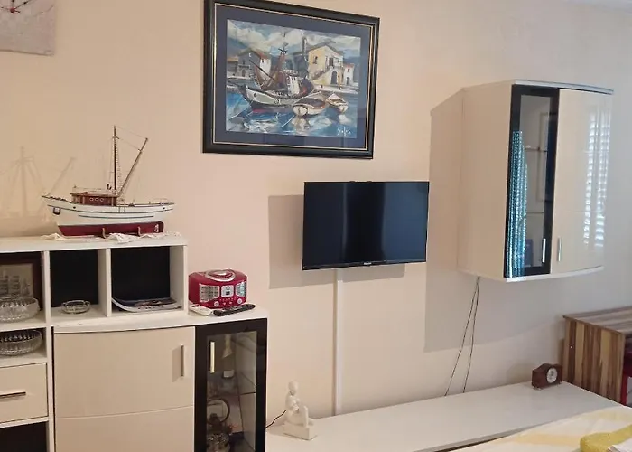 Studio Cres