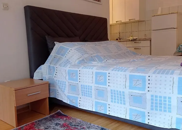 Studio Cres