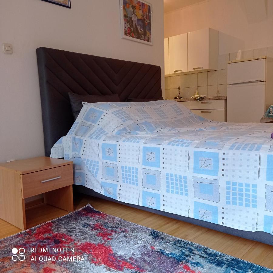 Studio Apartment Cres